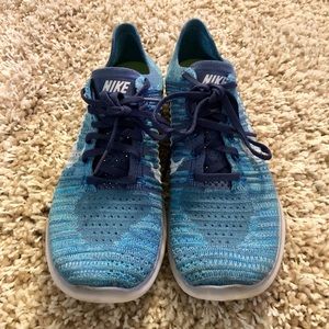 NIKE FREE FLYKNIT